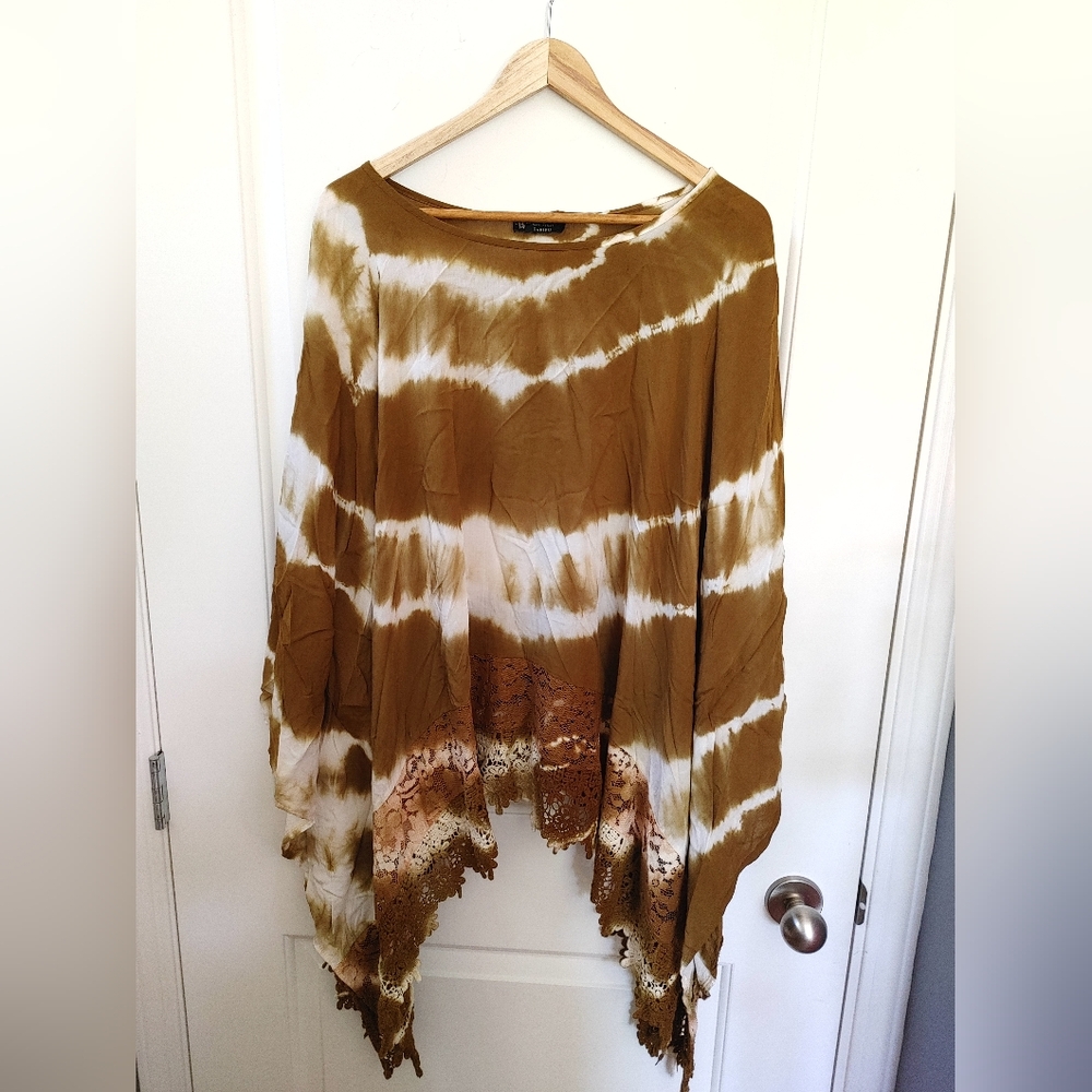 Bella Amore Brown and White Tie-Dye Crochet Hem Tunic Top